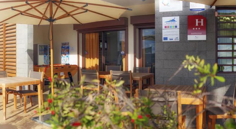 Tama Hotel Saint-Gilles-les Bains Kültér fotó