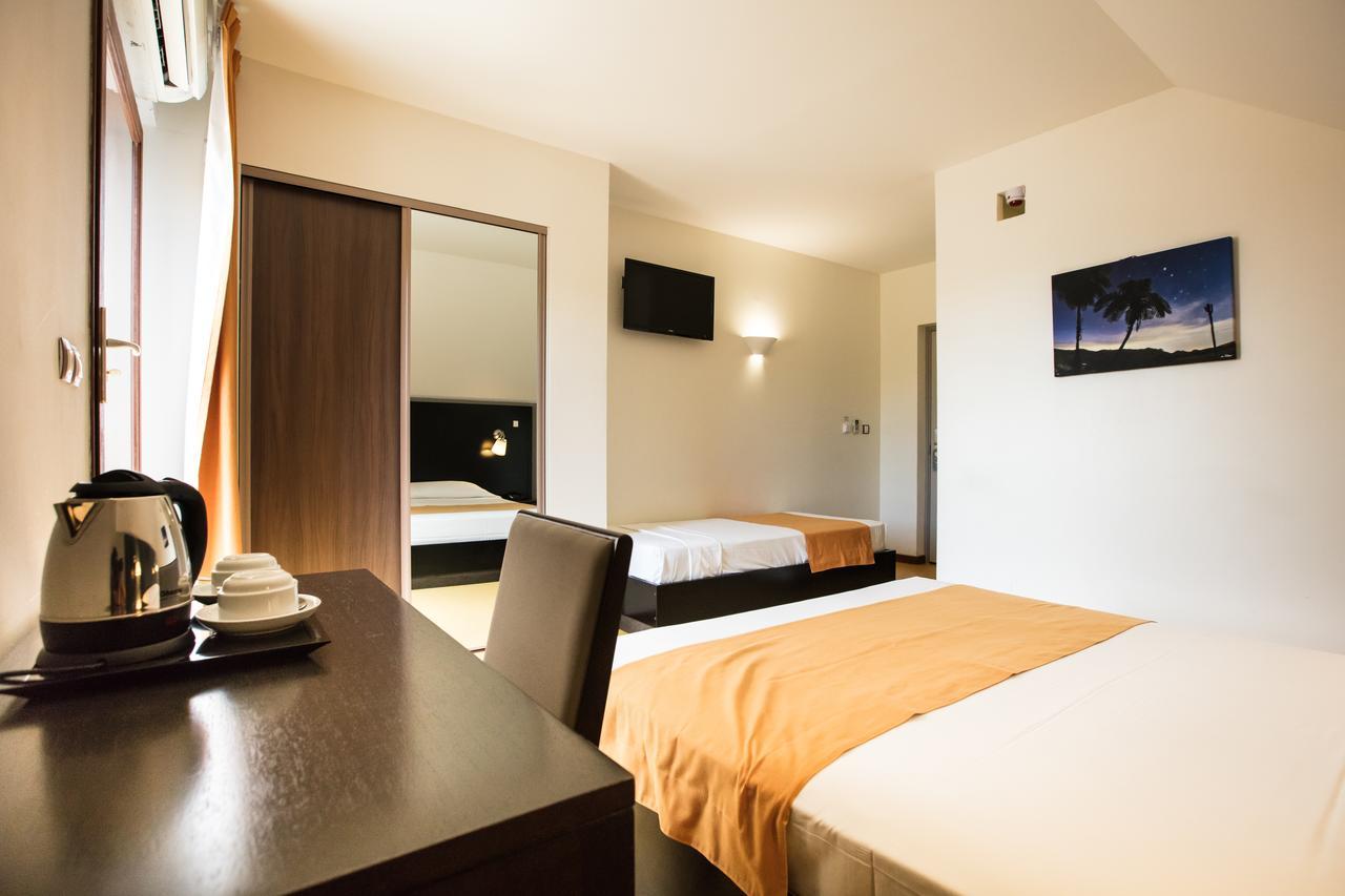 Tama Hotel Saint-Gilles-les Bains Kültér fotó