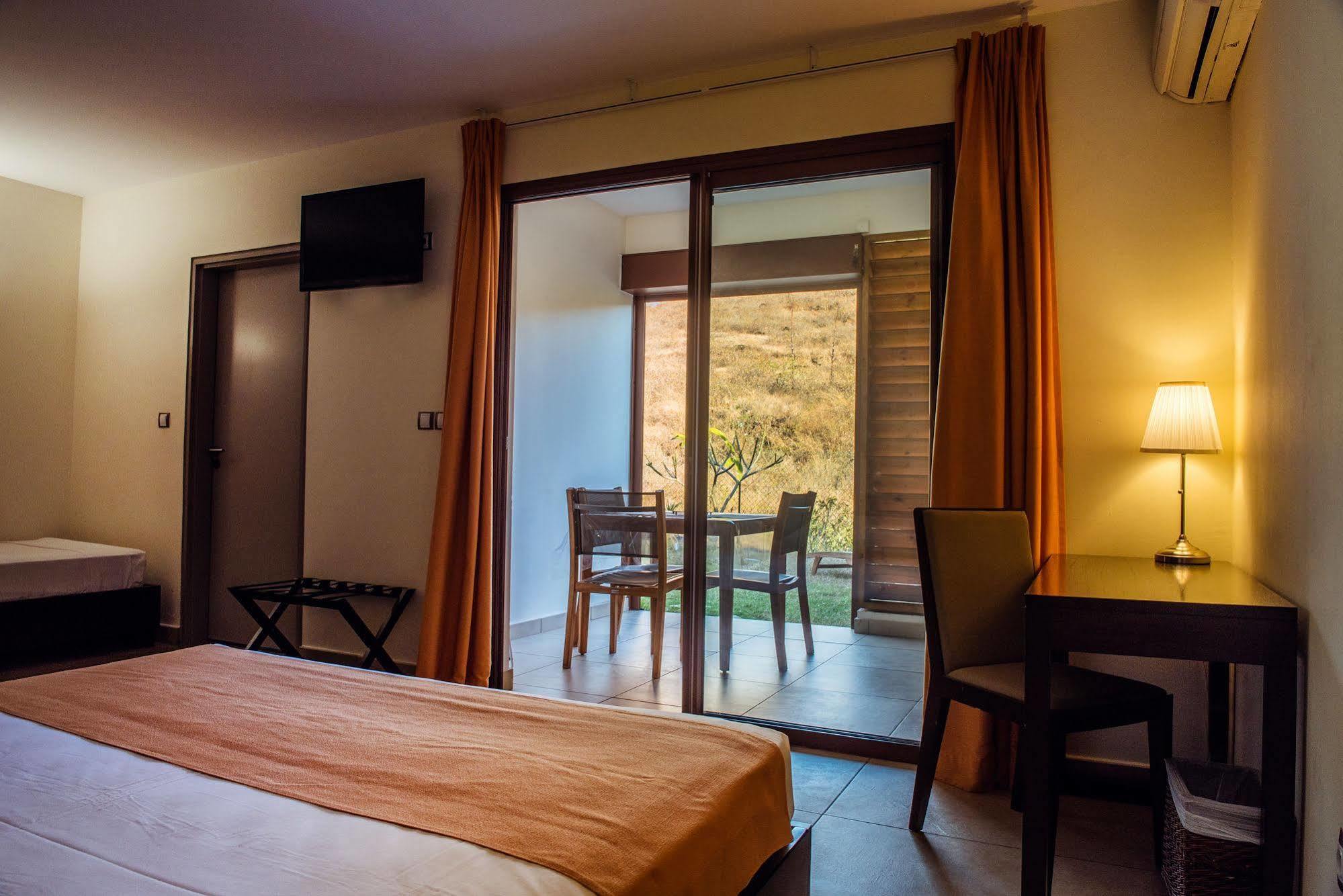 Tama Hotel Saint-Gilles-les Bains Kültér fotó